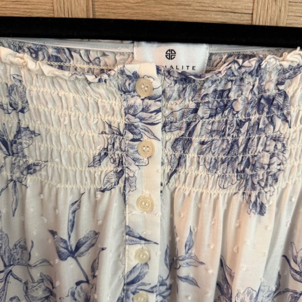 Floral Off-Shoulder Blouse - Picture 2 of 4